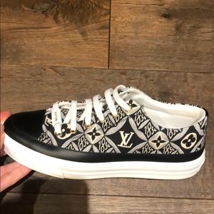 Louis Vuitton BRAND NEW NEVER WORN sneakers